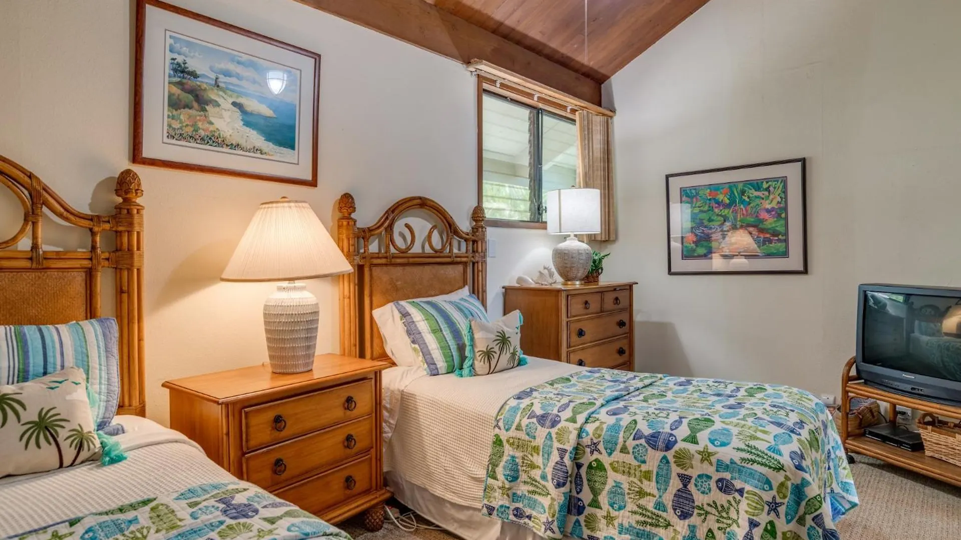 Kahana Outrigger 2B1