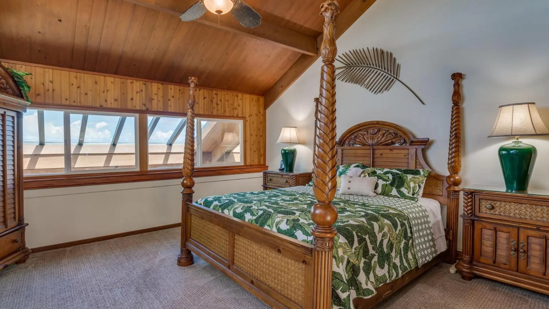 Kahana Outrigger 2B1